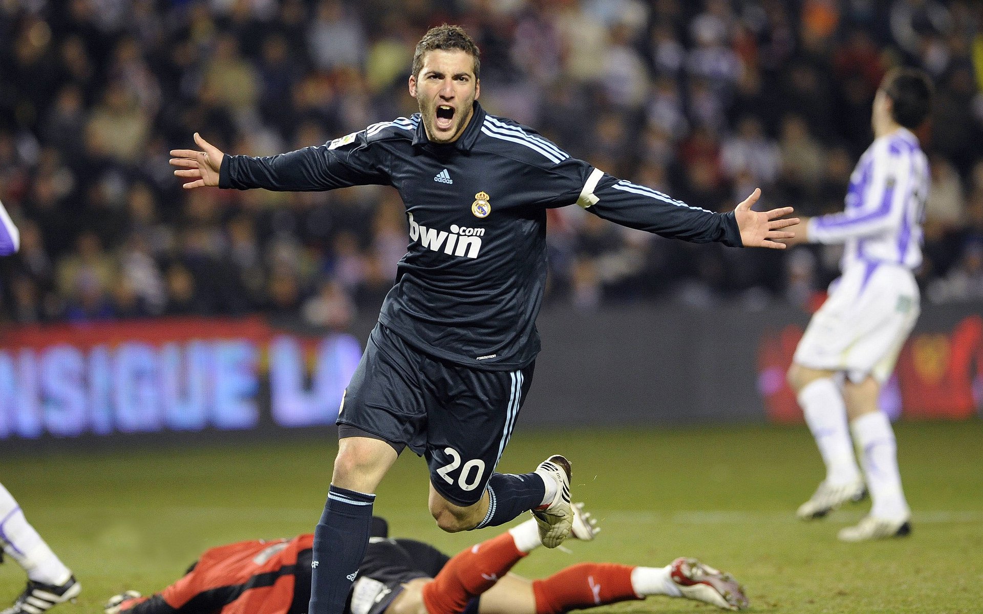 爱游戏官方-“法甲星光闪耀，球迷期待更多精彩”，法甲星星